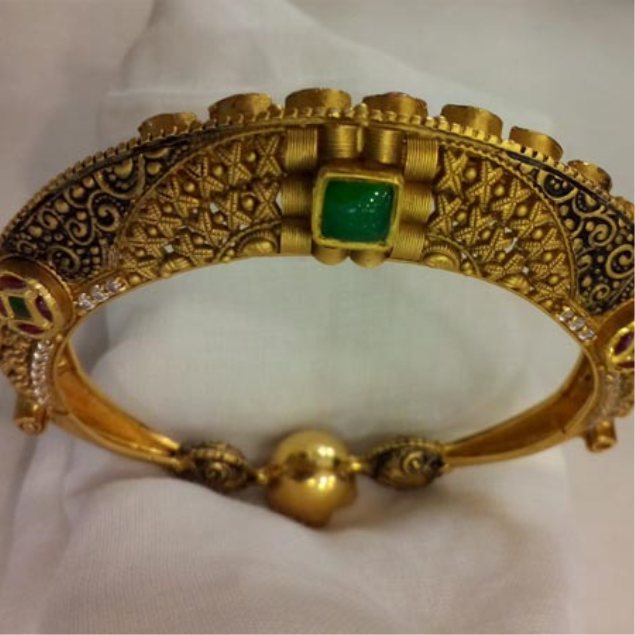 B N Jewellers - Gold Bracelate jewellery of latest designs for best quality | Vadodara