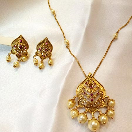 Antique ring design in vadodara | Antique set showroom in vadodara | Antique pendant set in vadodara | Antique jewellery showroom in vadodara | Antique jewellery showroom near me | Antique jewellery shop in vadodara